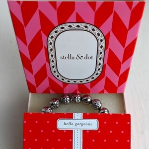 Stella and Dot Hammered Metal Bead Stretch Bracelet